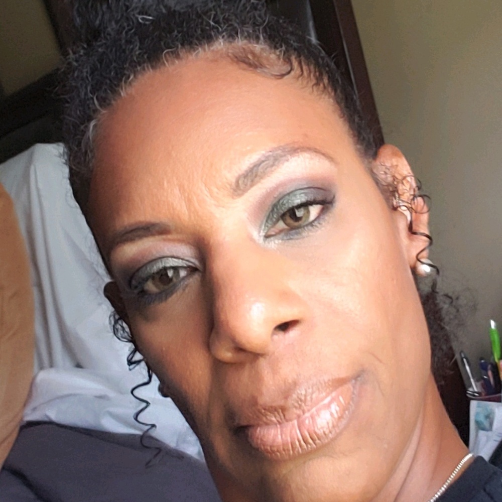 Meet your Posher, Latrecia